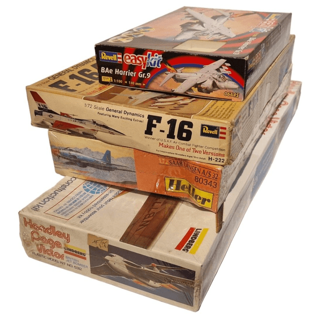 BAe Harrier, F-16A, SAAB Lansen A/S 32, Handley Page Victor model kits